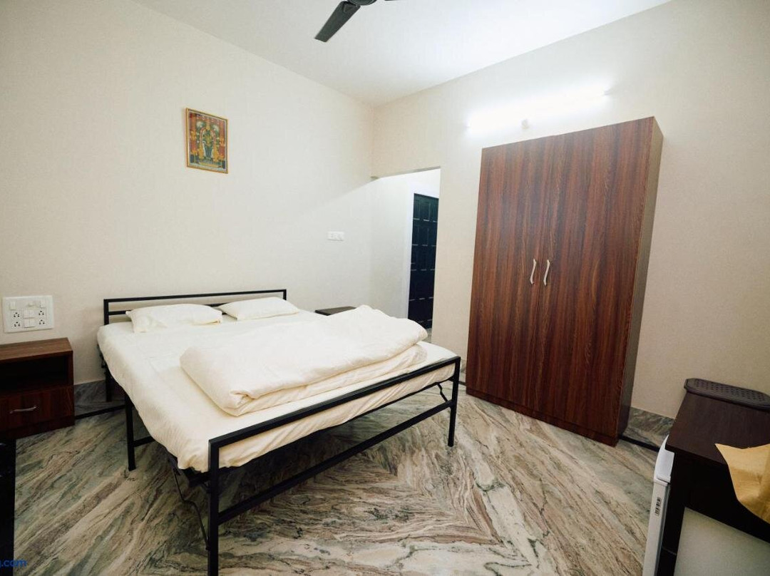 Shri Krishna Sharanam Guest House