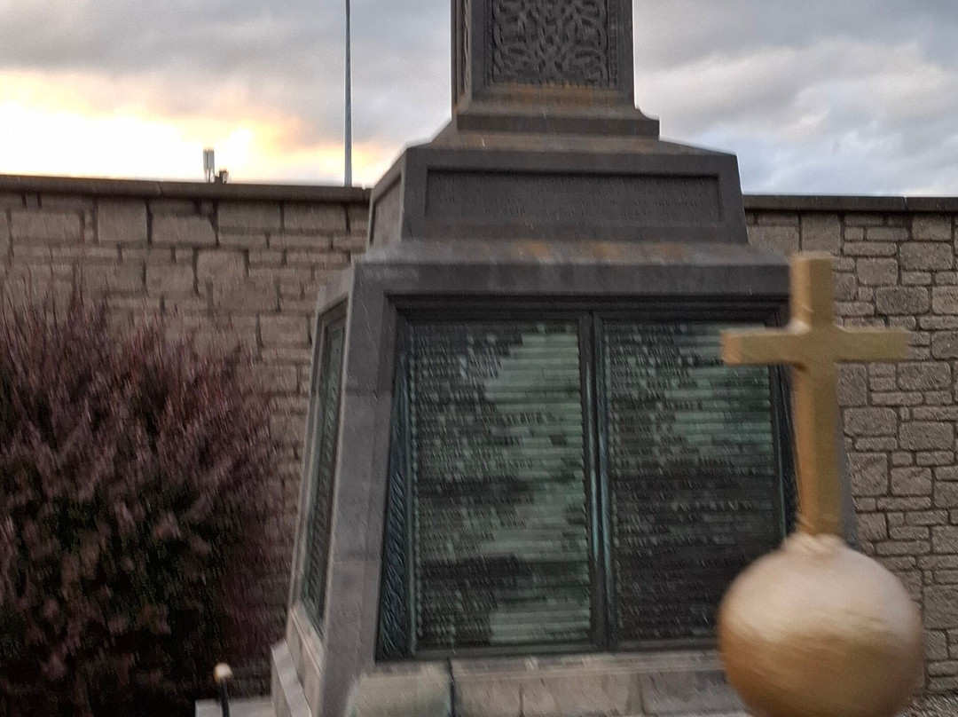 War Memorial-布瑞必去景点