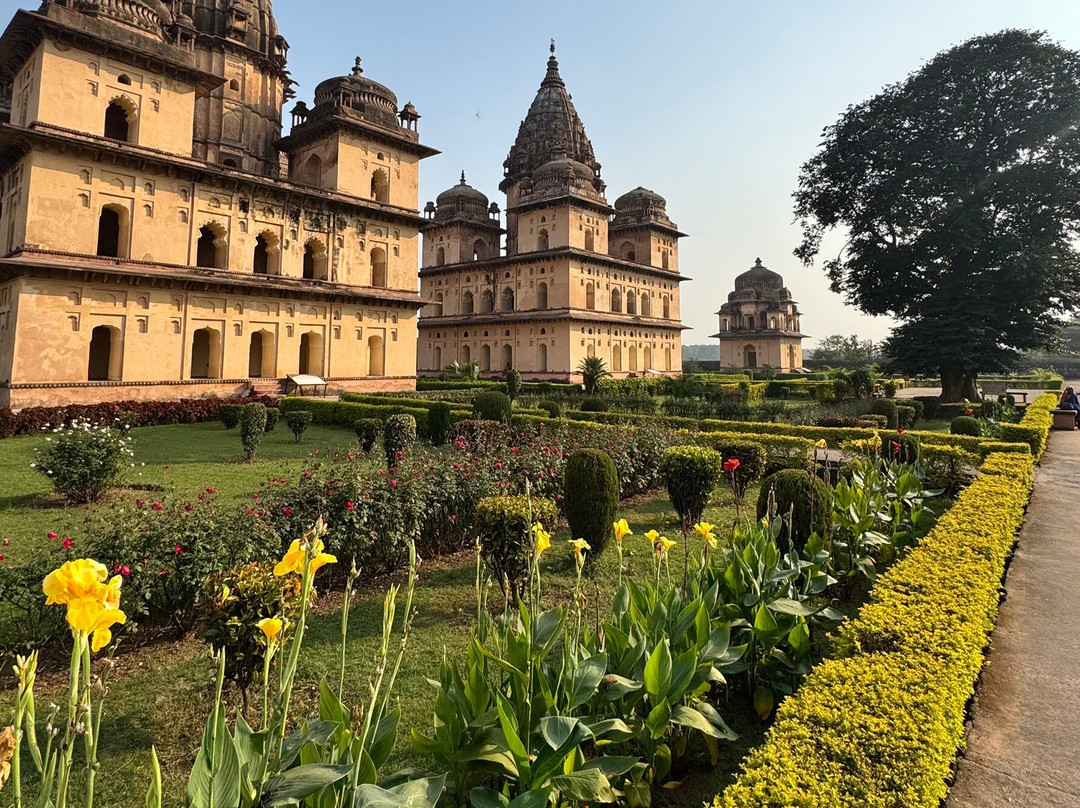 Chhatris Cenotaphs-欧恰必去景点