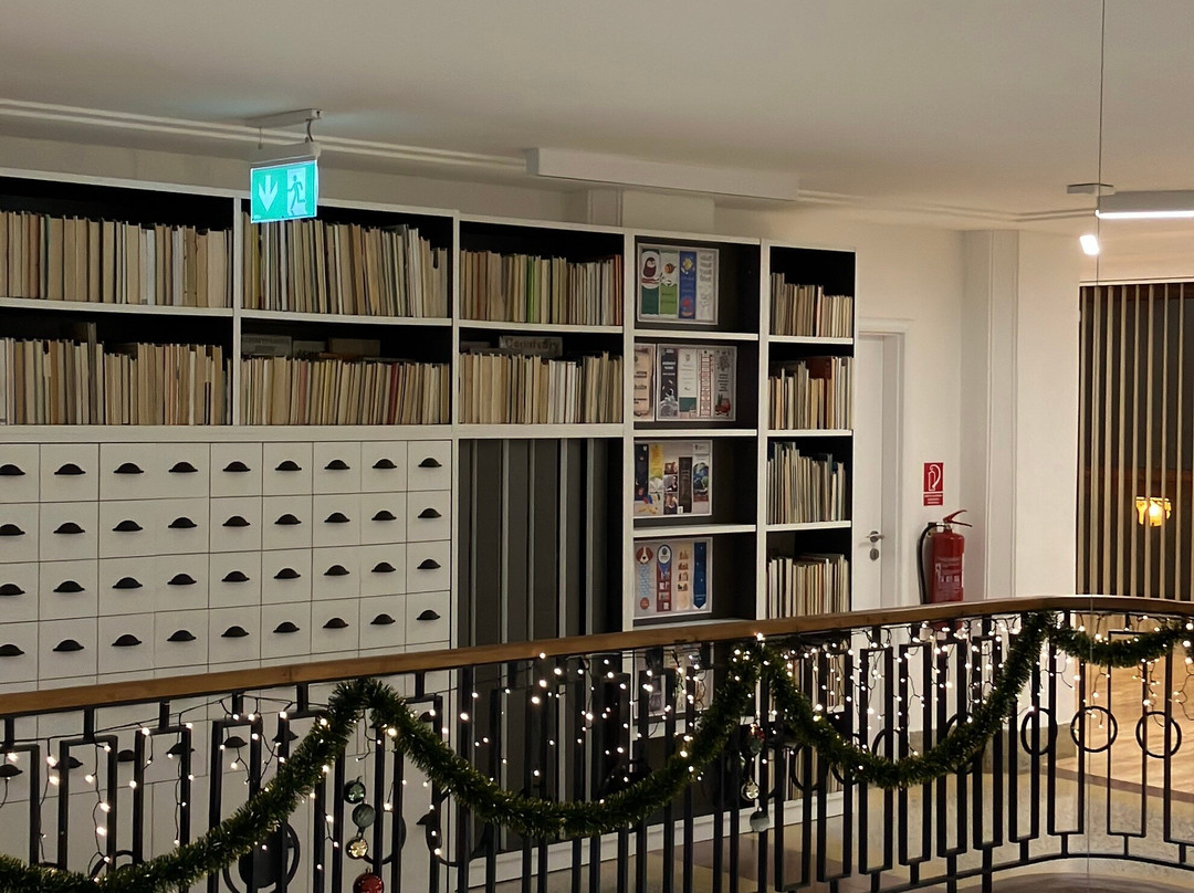 Bibliothek Ružinov-Karlova Ves必去景点