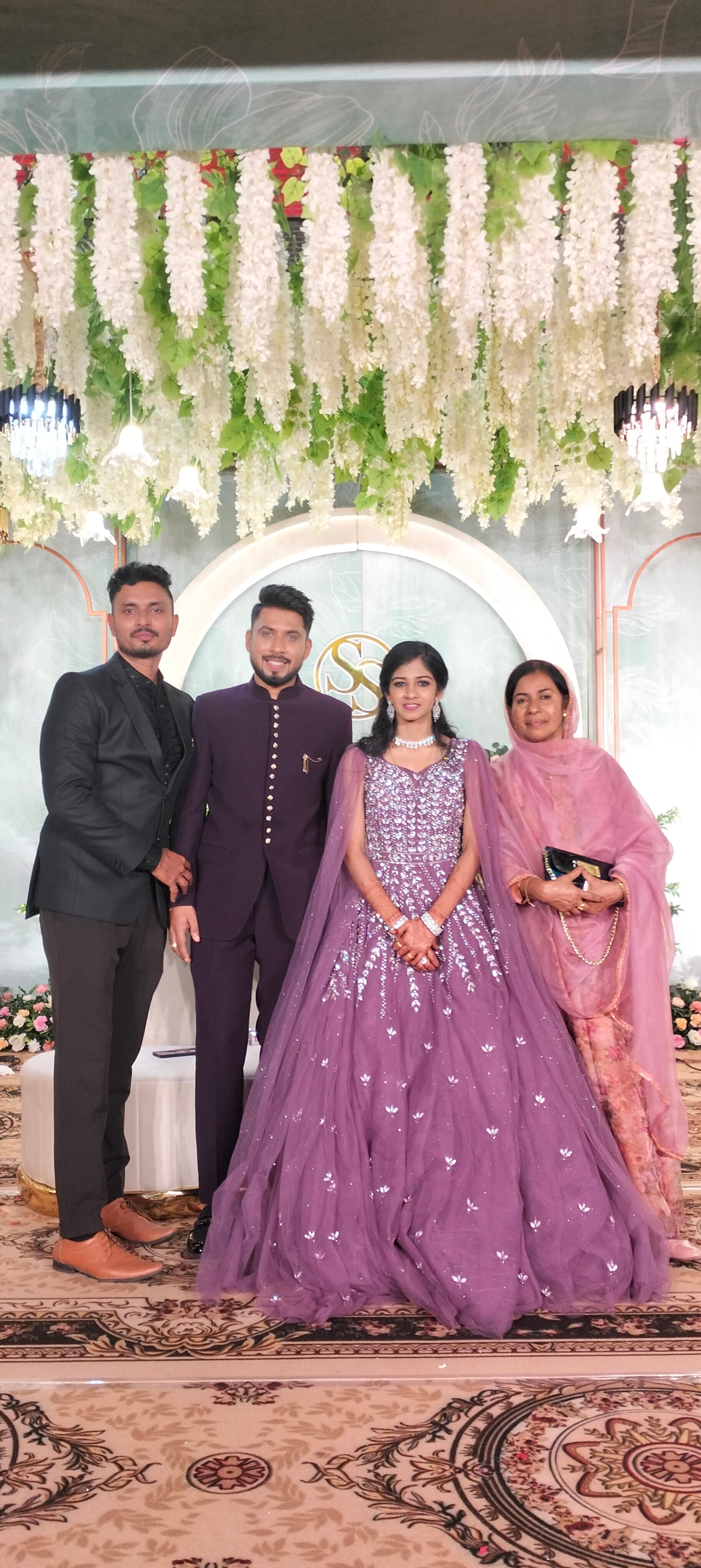 Srivar Hotels-官方