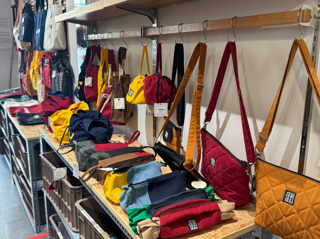 Jamlos_canvas-胡志明市必去景点