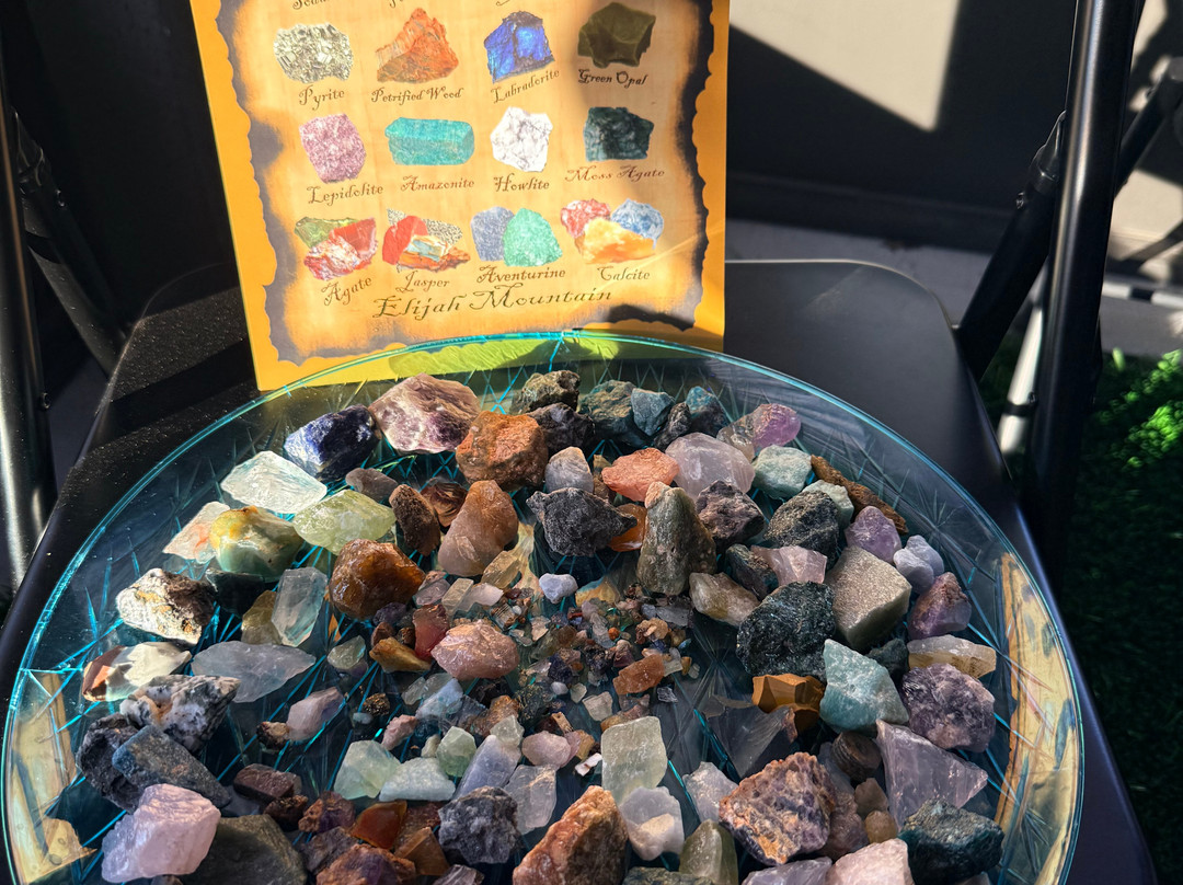 Elijah Mountain Gem Mine and Goat Farm-亨德森维尔必去景点