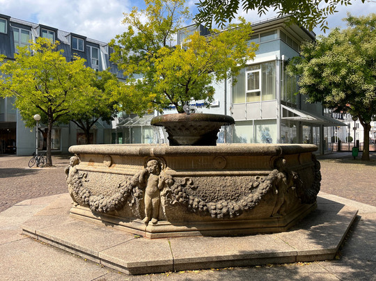 König-Ludwig-Brunnen-茨魏布吕肯必去景点