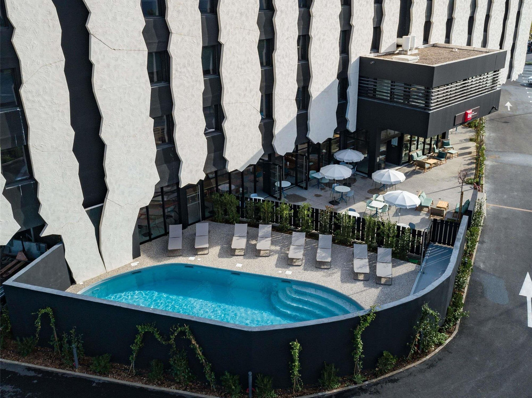 Saturargues酒店住宿-宜必思卡马尔格吕内尔佩蒂特酒店