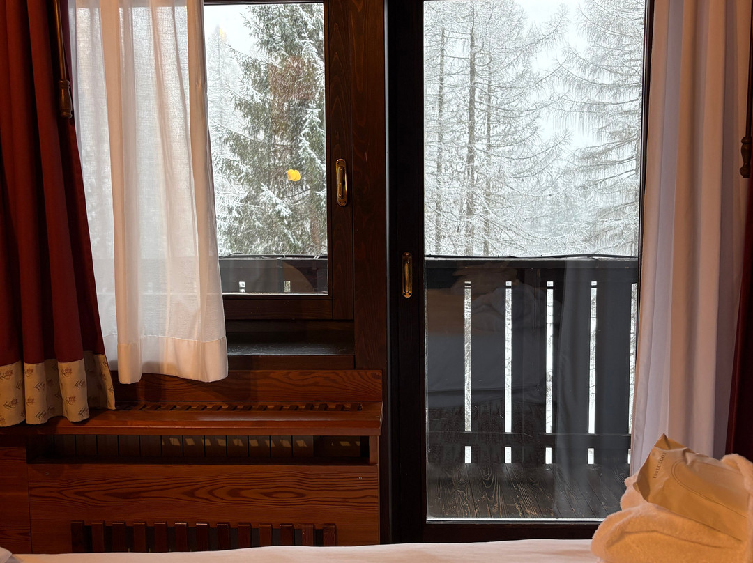 Hotel Mirage Cortina主图