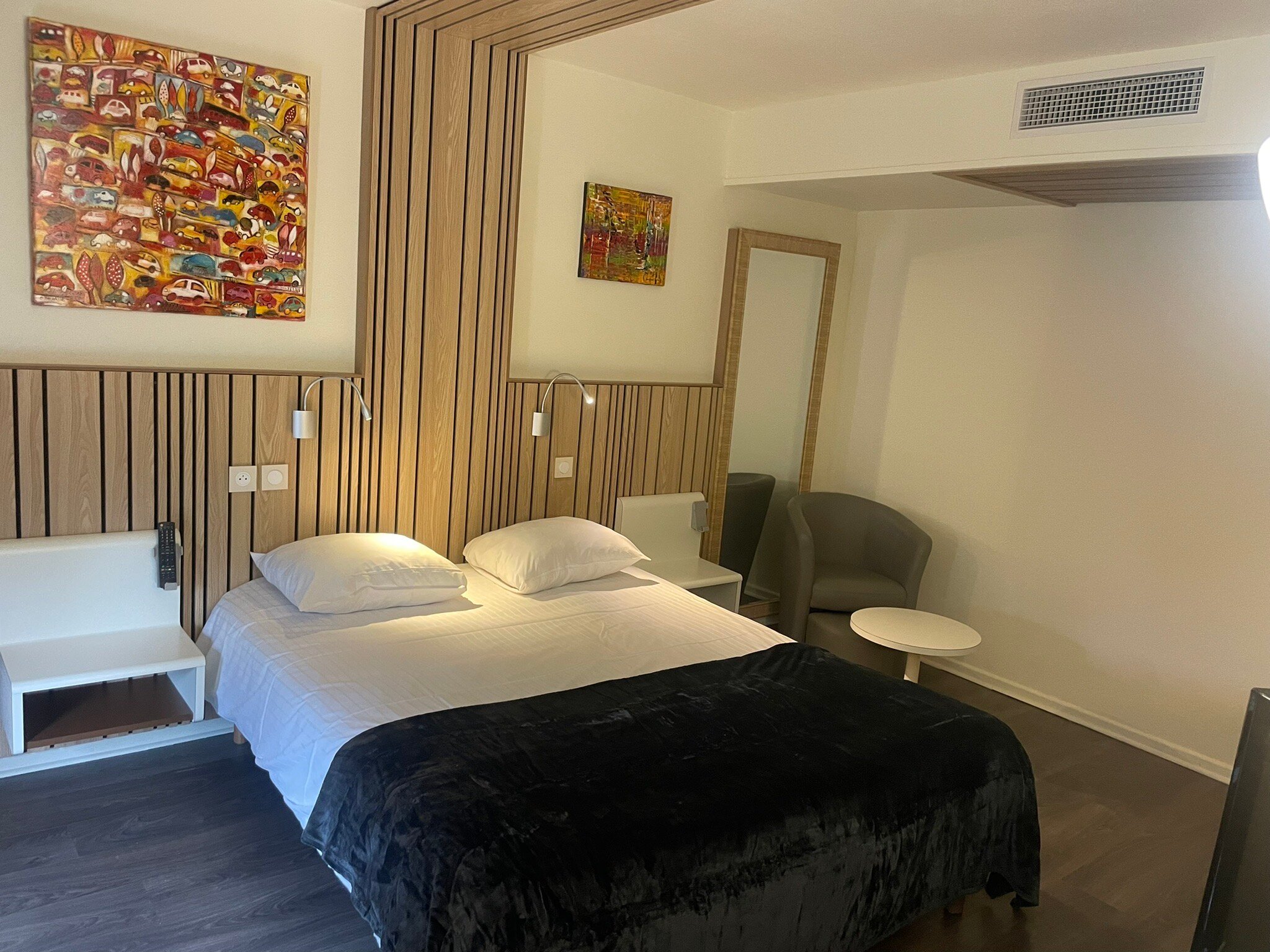 Logis Hotel Restaurant l'Aquitaine nc-官方