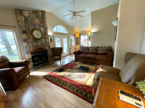 河滨汽车旅馆主图