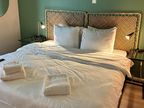 鹿特丹酒店主图