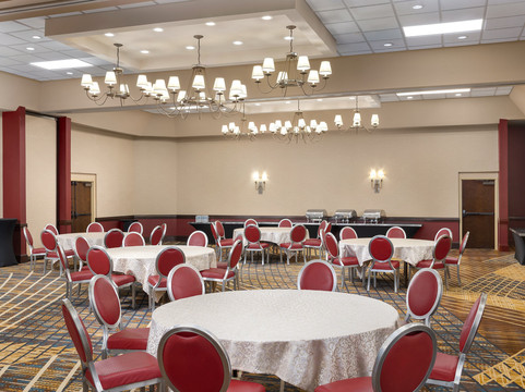 DoubleTree by Hilton Hotel Cincinnati Airport主图