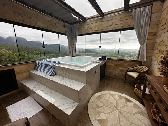 Discovery Canyon主图