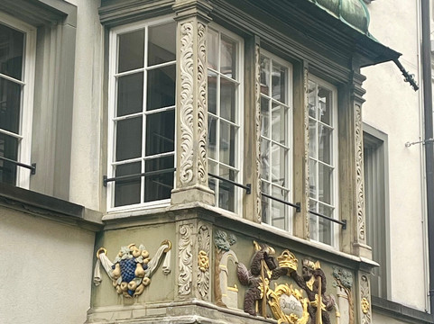 Bow-windows-圣加仑必去景点