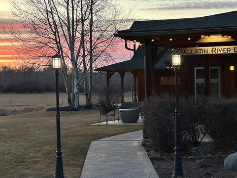 加勒廷河旅馆主图