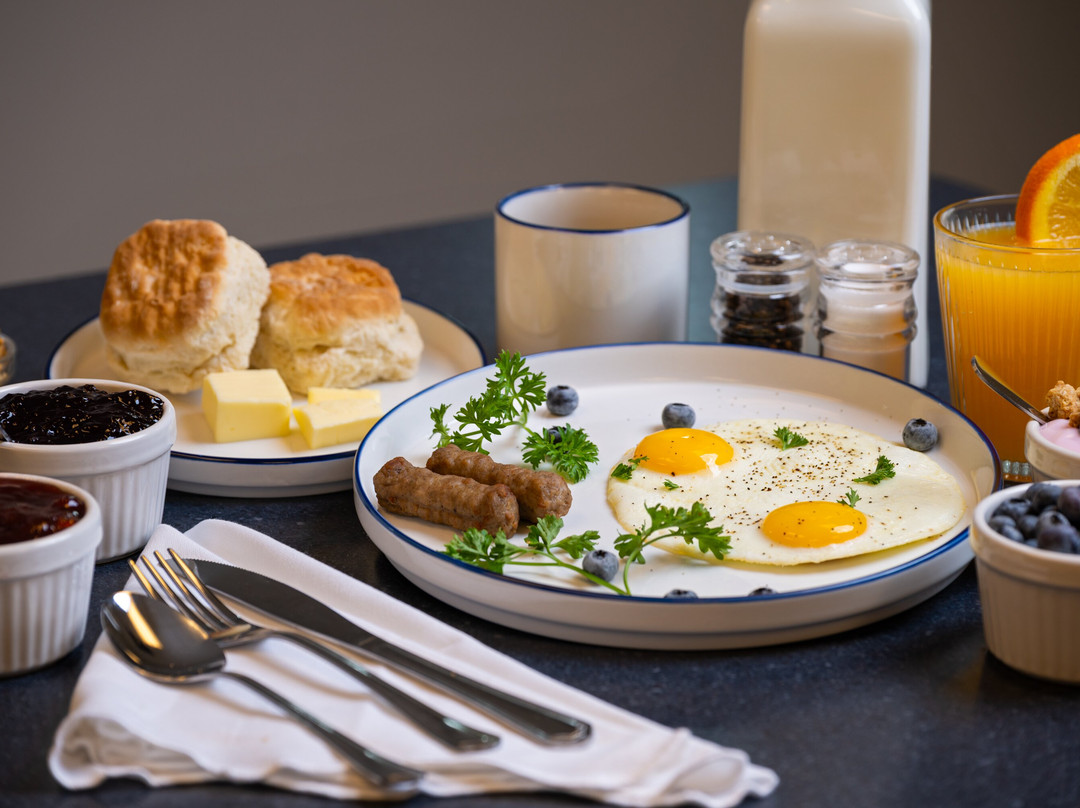 湖城速8酒店主图