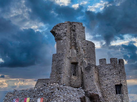 Castello Normanno-Morano Calabro必去景点