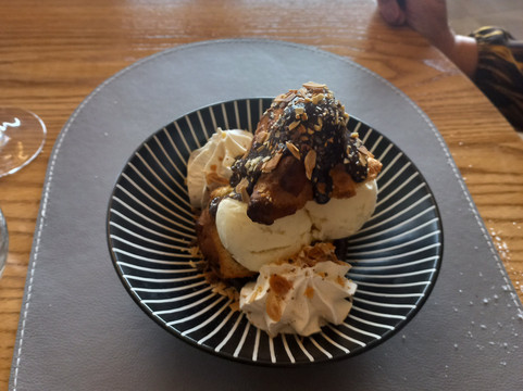 杜罗伊酒店主图