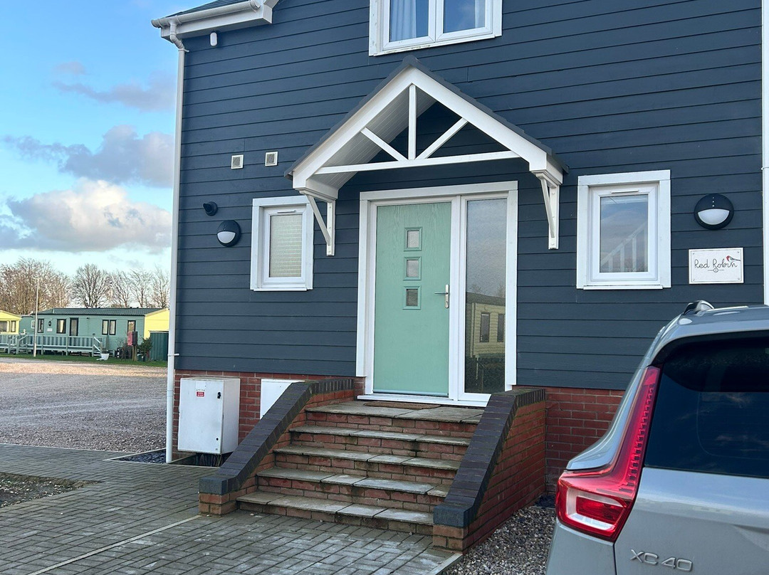 Heron's Mead Caravan Park & Fishing Lakes-斯凯格内斯必去景点