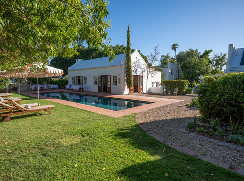 德贝尔坎特旅馆主图