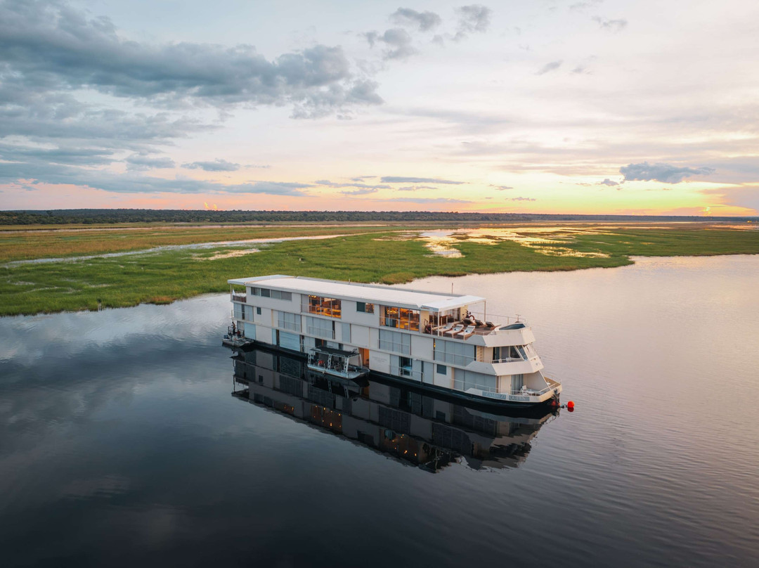 Zambezi Queen by Mantis