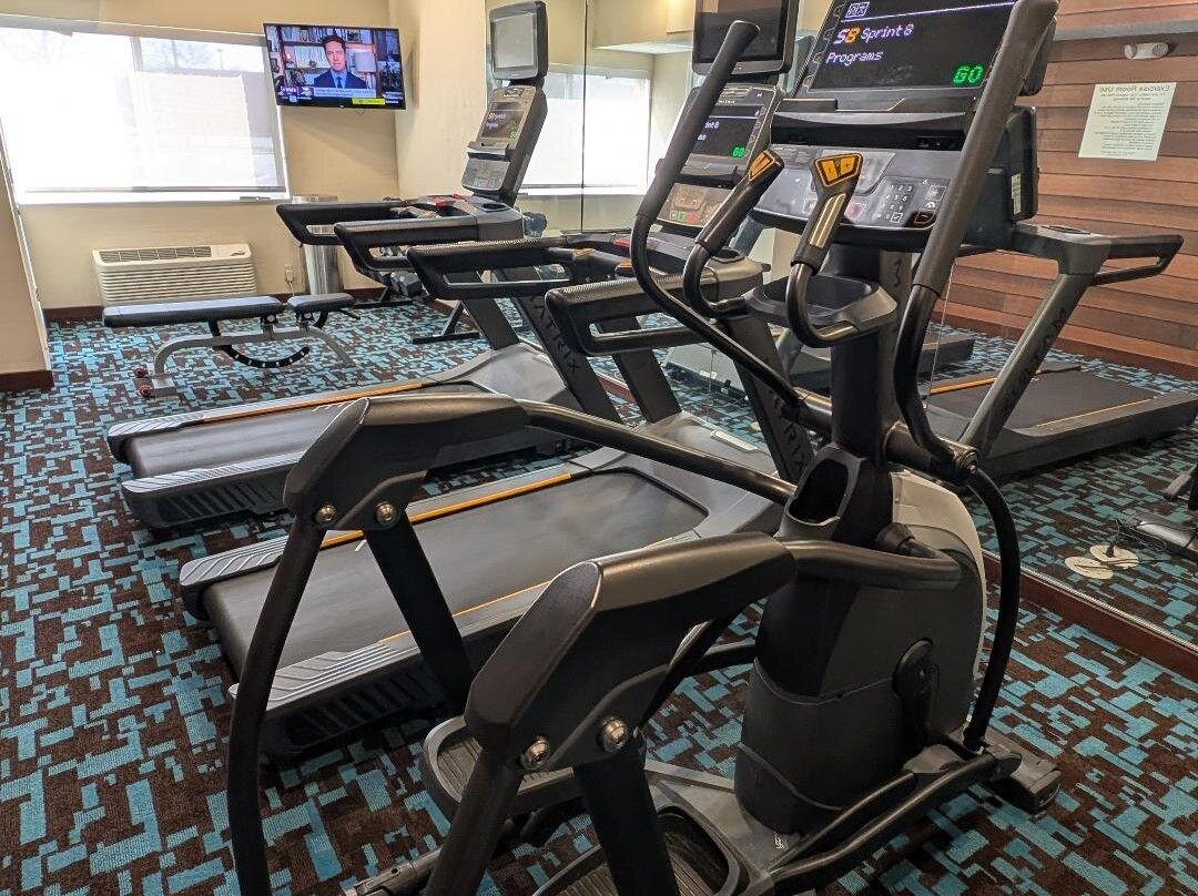 代顿南万枫酒店及套房主图