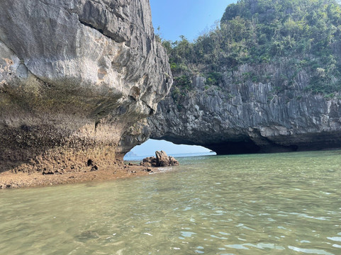 Cat Ba Ocean Cruises-广宁省必去景点