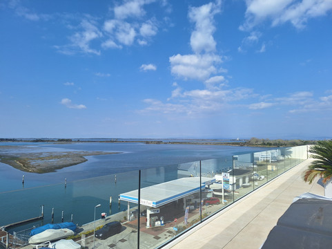 新弗瑞乌里酒店主图