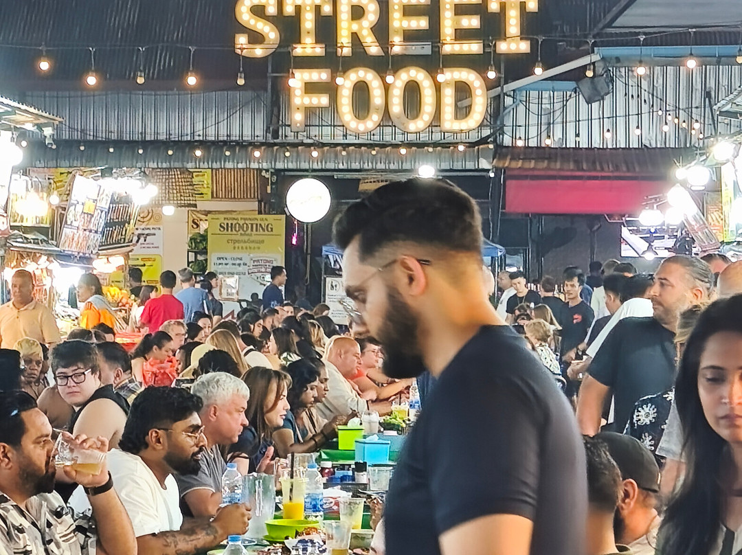 Bangla Night Market-芭东海滩必去景点
