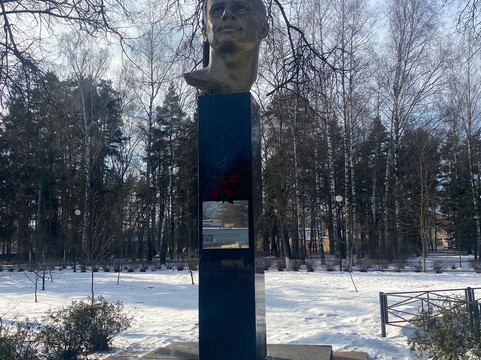 Monument Bust of Yuri Gagarin-Monino必去景点