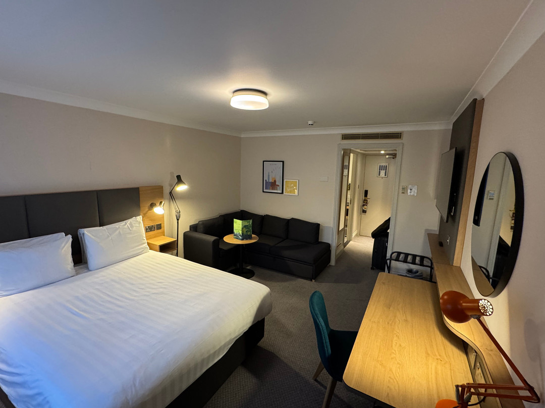 Holiday Inn 读南M4，JCT.11主图