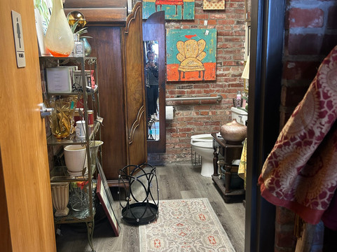 The World's Littlest Skyscraper-威奇托福尔斯必去景点