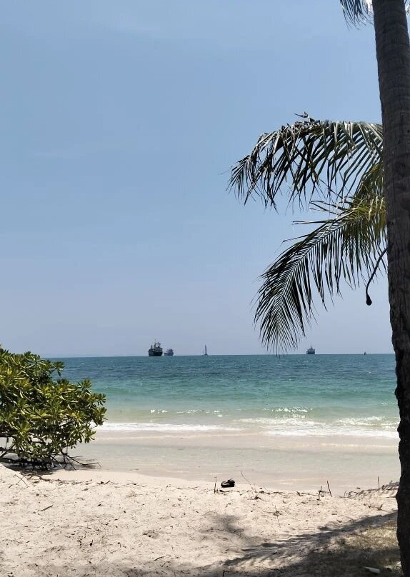 普吉岛凯特睿海湾酒店主图