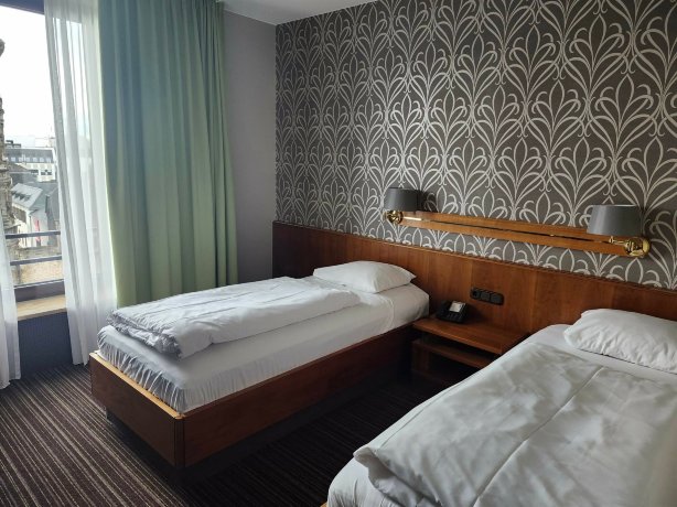 特里尔尼格拉城门美居酒店-旅行者