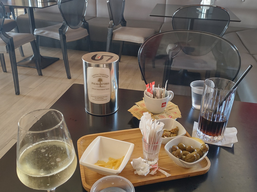 维多利亚大酒店主图