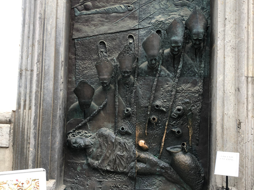 圣尼古拉斯大教堂（Stolnica Sv. Nikolaja）-卢布尔雅那必去景点