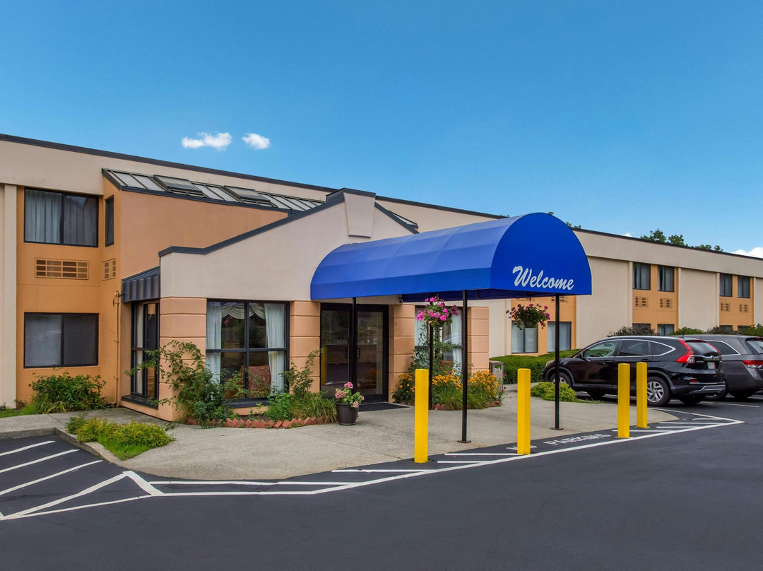 All Seasons Inn & Suites Smithfield Providence