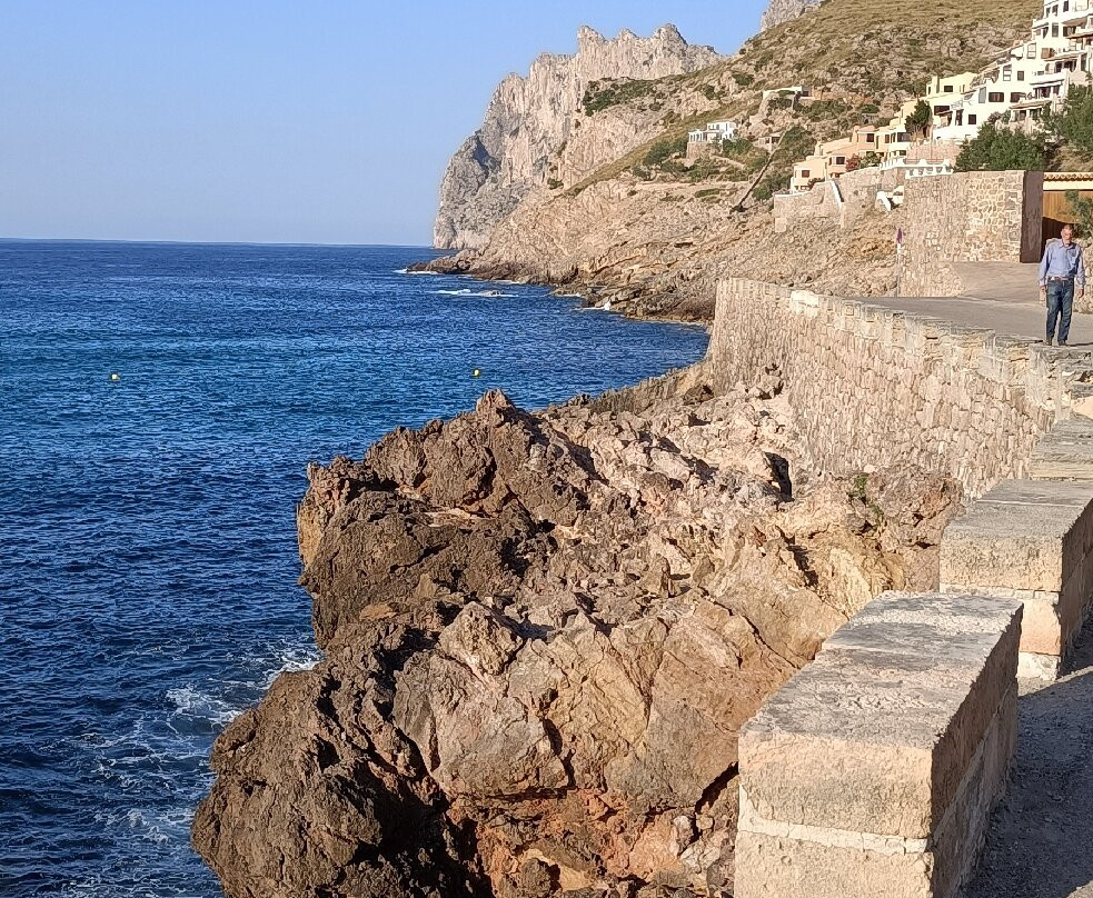 Cala Molins-Cala Sant Vicenc必去景点