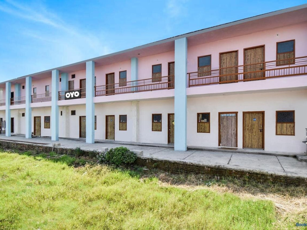 OYO Flagship Devrachna Residency