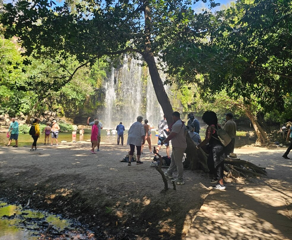 Cataratas Llanos de Cortés-巴加塞斯區必去景点