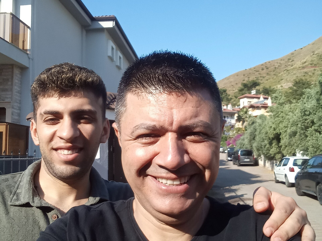 Sahin Apartments主图