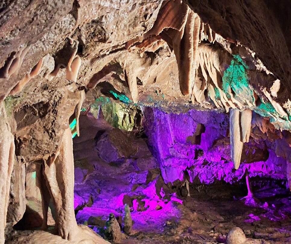 Stump Cross Caverns-Pateley Bridge必去景点