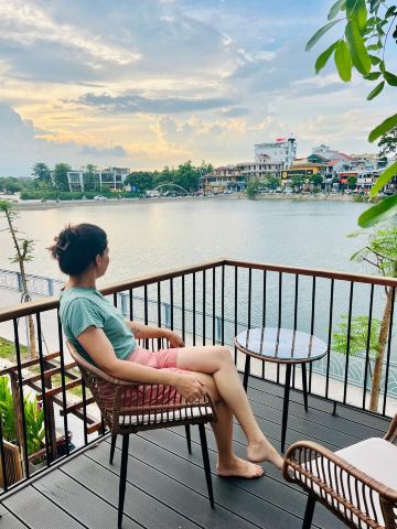 顺化河滨别墅-旅行者