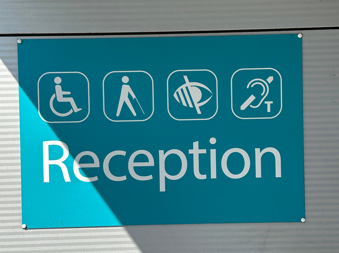 Gatwick Airport Special Assistance-霍利必去景点