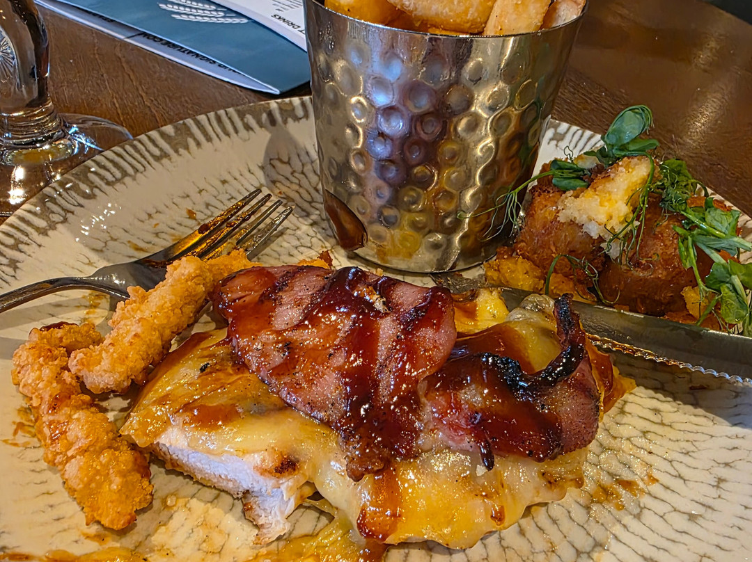 Harvester  Horwich Park Inn