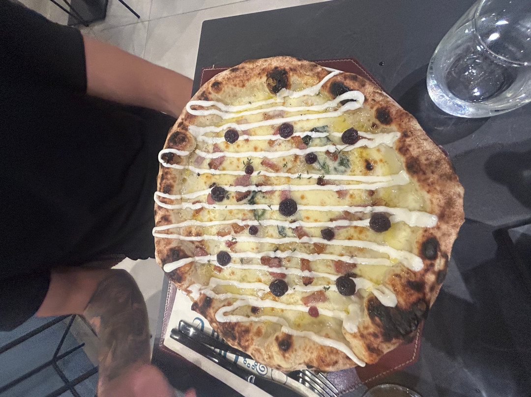 Oltre Pizzeria Democratica