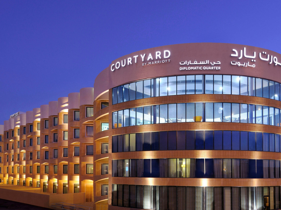 Dhurma酒店住宿-Courtyard by Marriott Riyadh Diplomatic Quarter