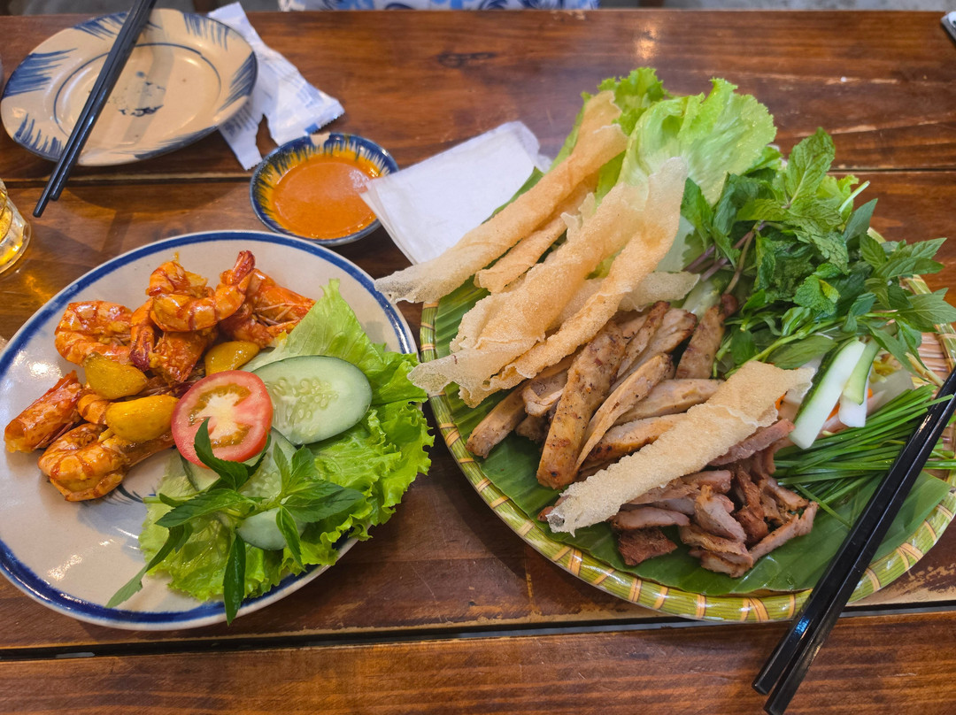 Là Nhà Restaurant