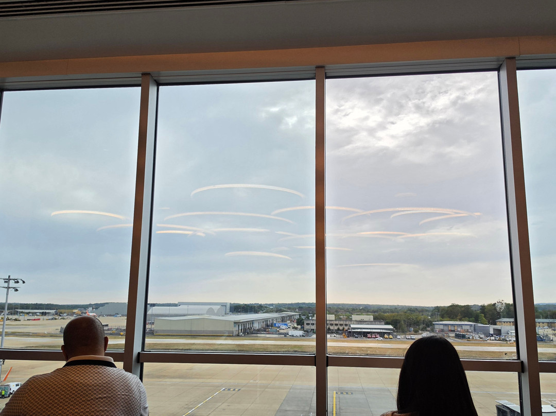 Plaza Premium Lounge Gatwick North Departures-霍利必去景点