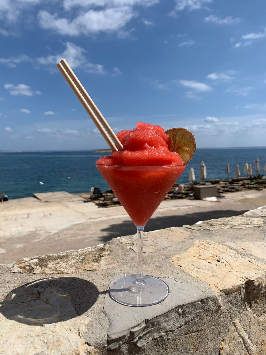 楝卡尔维亚比奇酒店-旅行者