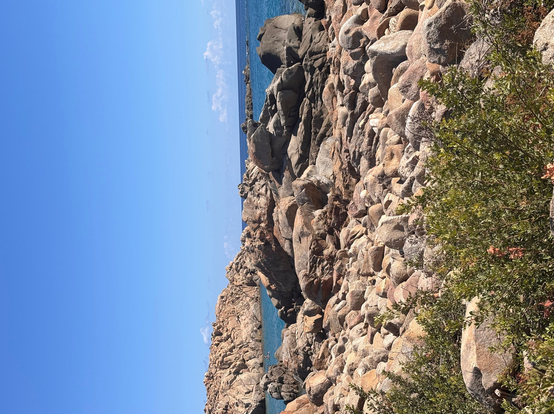 Spiaggia di Cala Cipolla-Chia必去景点