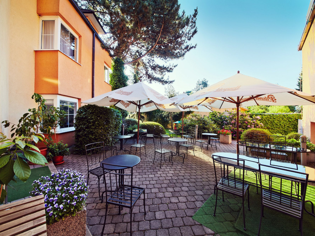 Nupaky酒店住宿-Hotel Tulipan